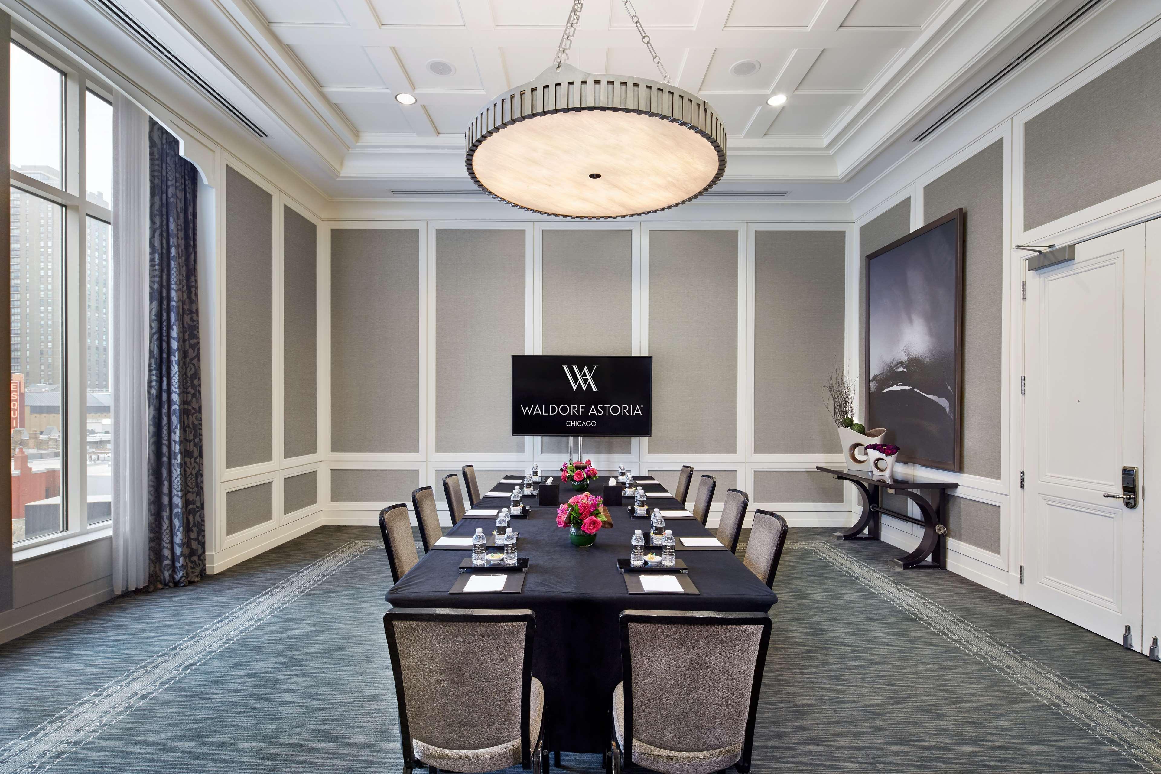 Отель Waldorf Astoria Чикаго Экстерьер фото